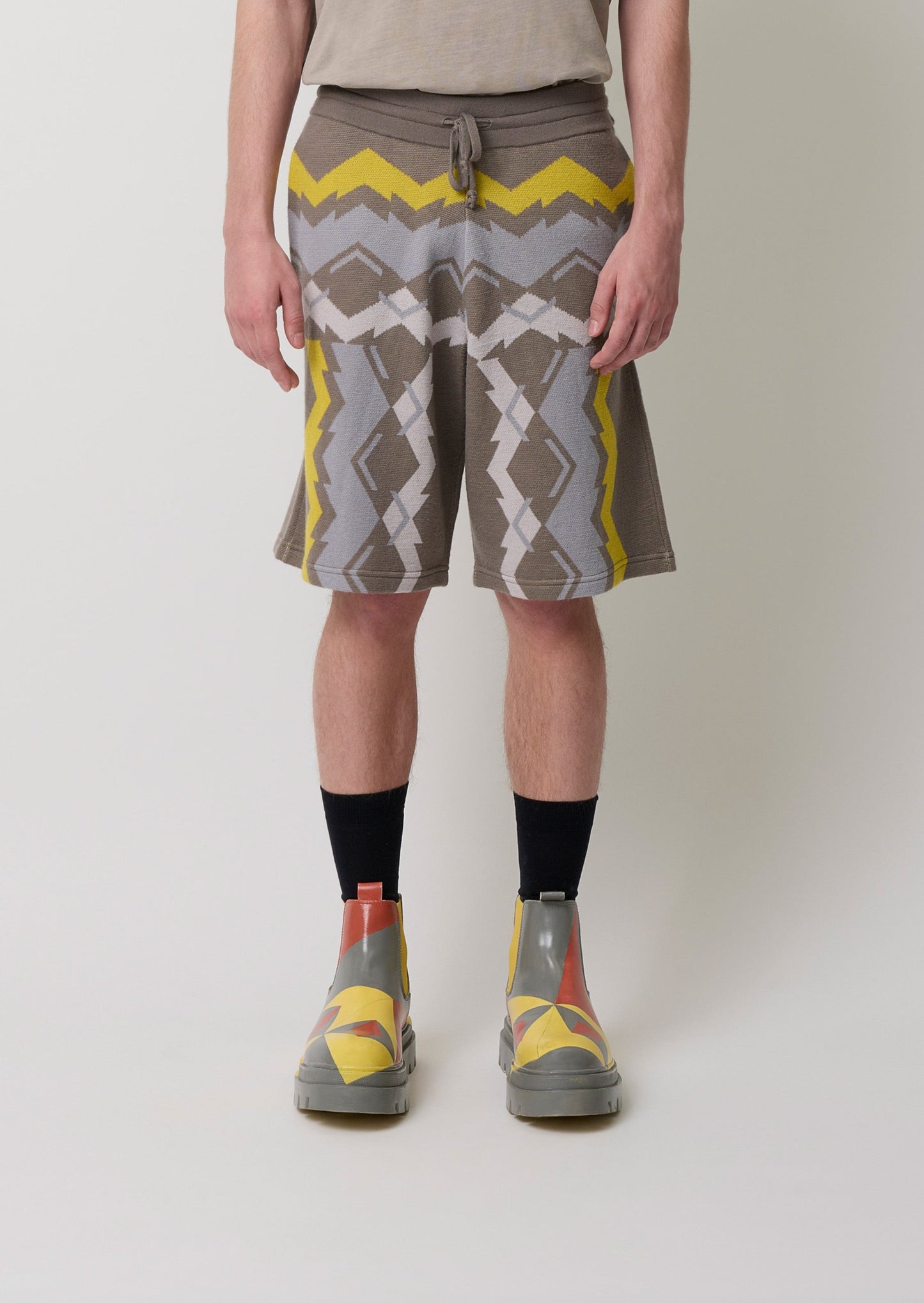 Laclos Paris, Menswear, geomteric pattern, jacquard, geometric jacquard,art-deco, fashion, paris, fashion week, casualwear, streetwear, shorts