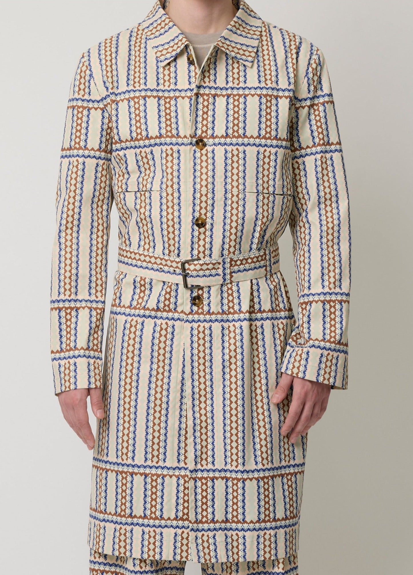 Laclos Paris, Menswear, geometric pattern, pattern, art-deco, fashion, paris, fashion week, casualwear, streetwear, trench coat, trench coat with belt