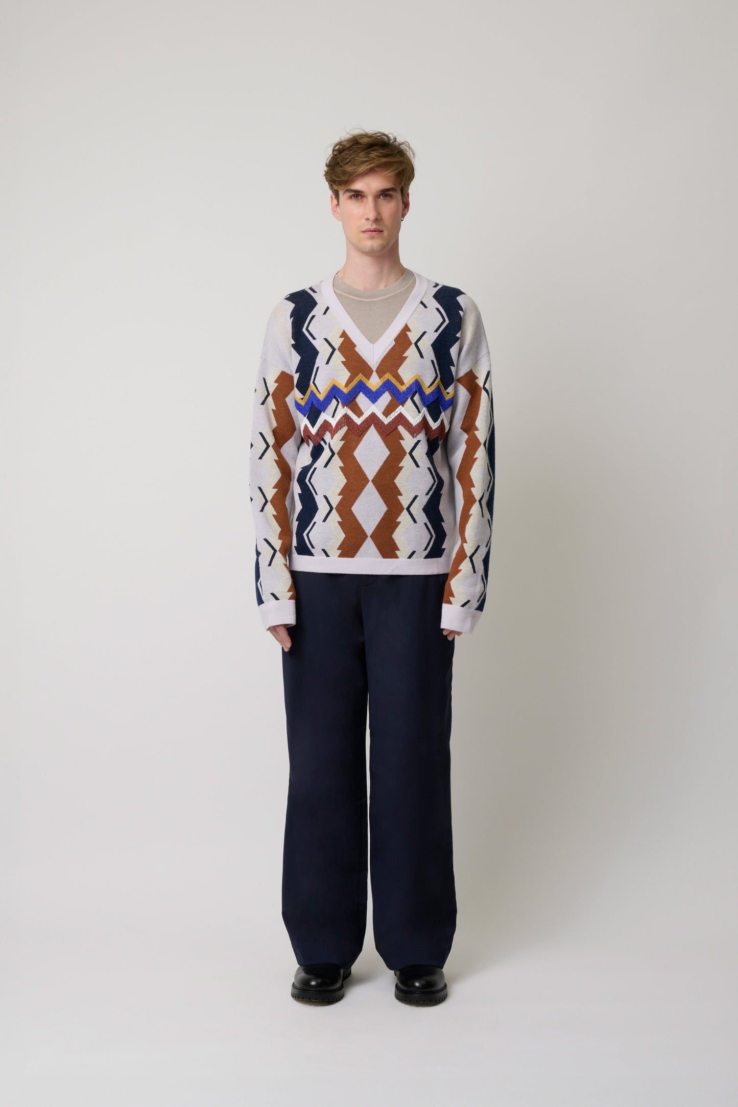 Laclos Paris, menswear, jacquard, geomteric pattern, jacquard, joggers, jogging pants,art-deco, fashion, paris, fashion week, casualwear, streetwear, sweater, bead embroidery