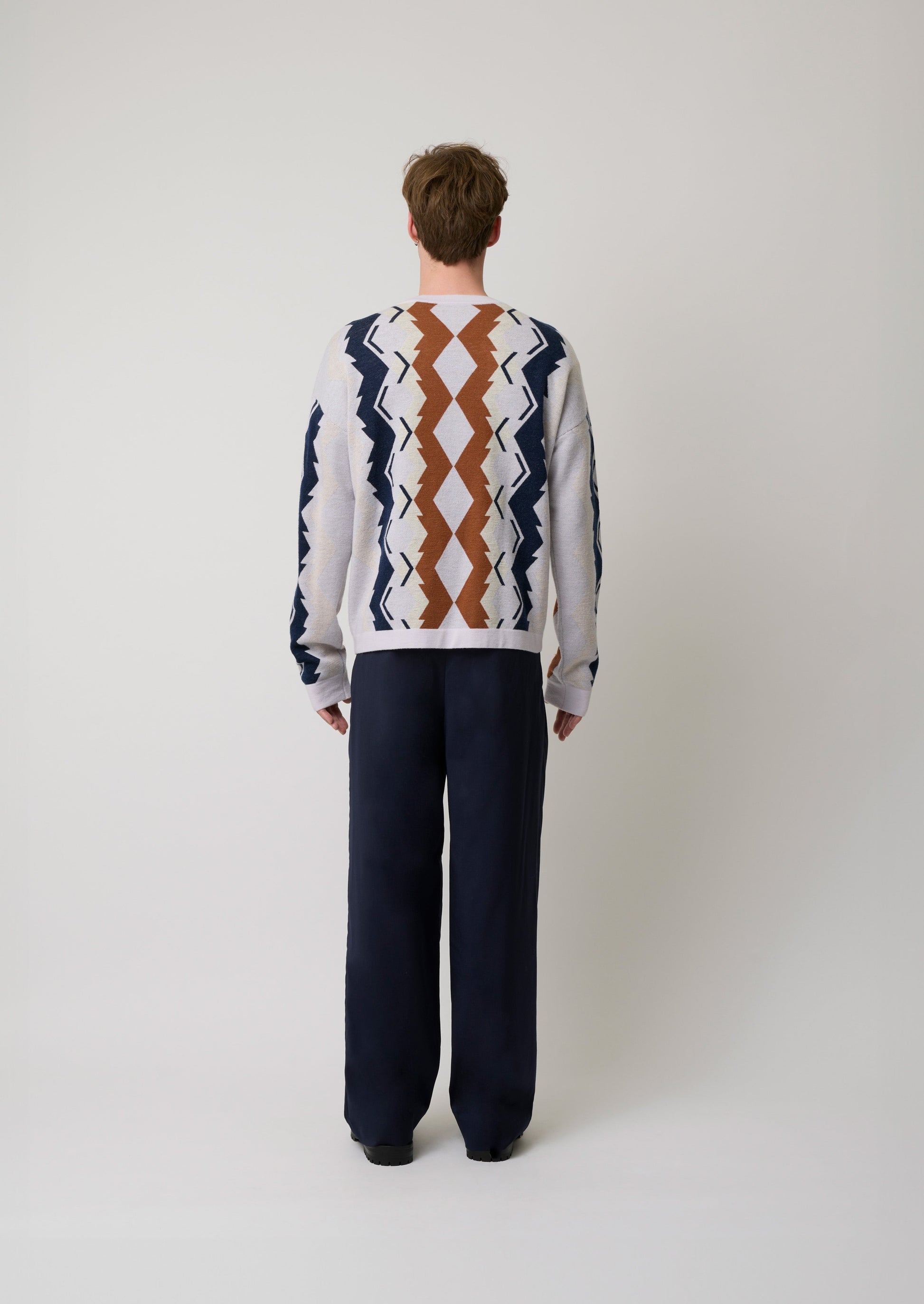 Laclos Paris, menswear, jacquard, geomteric pattern, jacquard, joggers, jogging pants,art-deco, fashion, paris, fashion week, casualwear, streetwear, sweater, bead embroidery