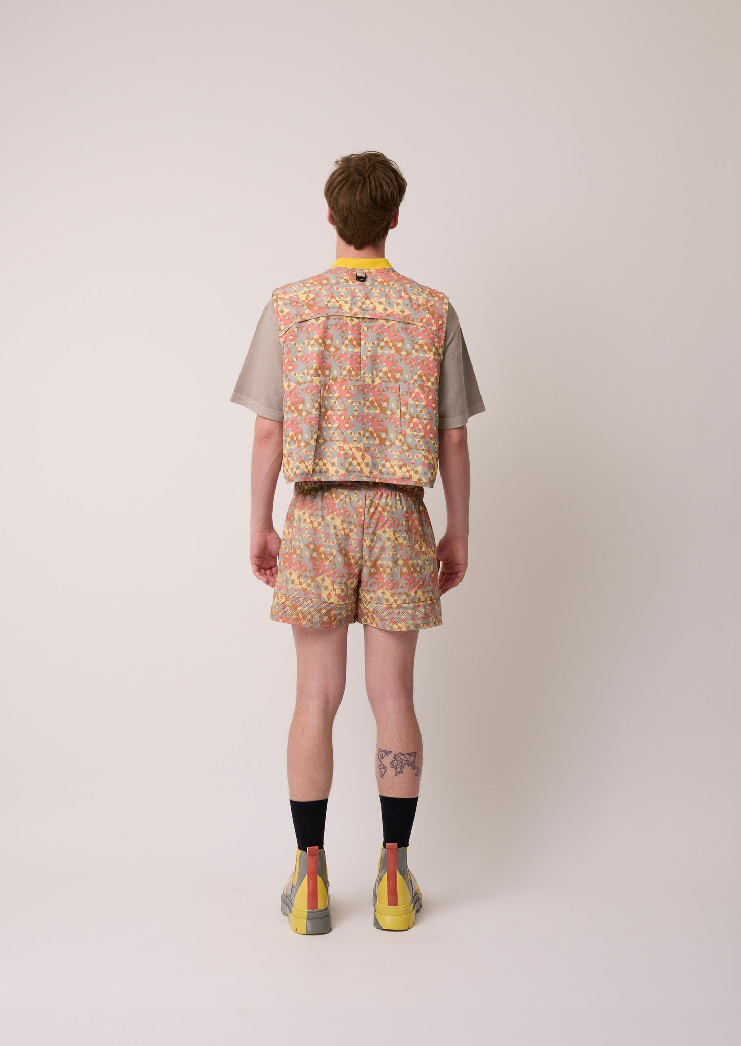 Shorts in scandinavian pattern